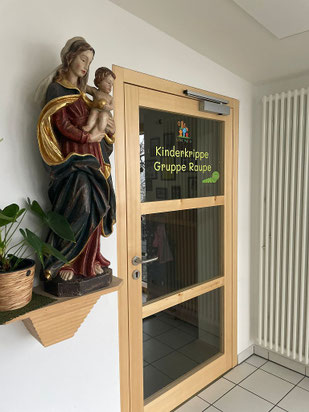 Eingang zum Krippenbereich/Gruppe Raupe