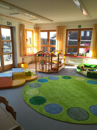 Einblick in einen Gruppenraum des Kinderhauses